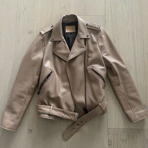 Massimo Dutti women’s Leather Jacket in Camel Size Medium (M)